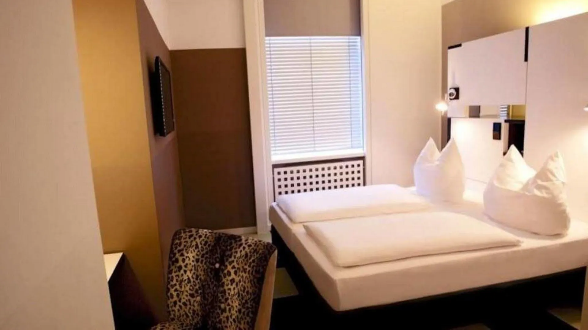 Hotel Cristall - Frankfurt City Frankfurt am Main 3*,  Germany